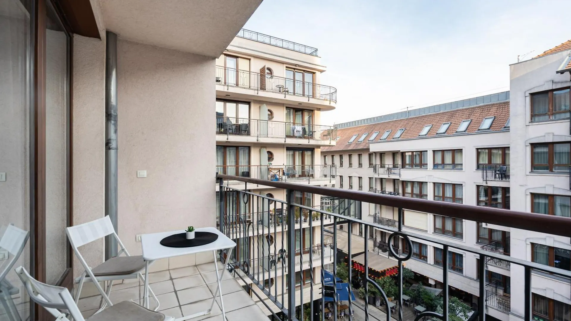 Dreamy Destiny Apartment Budapest